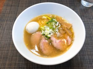 背脂煮干し・花椒・レモン・紅しょうが・さつまいも等一風変わった香味ソースから選べる『特製壱富士ラーメン（塩）』＠ONLY ONE NOODLE 壱富士【目黒】