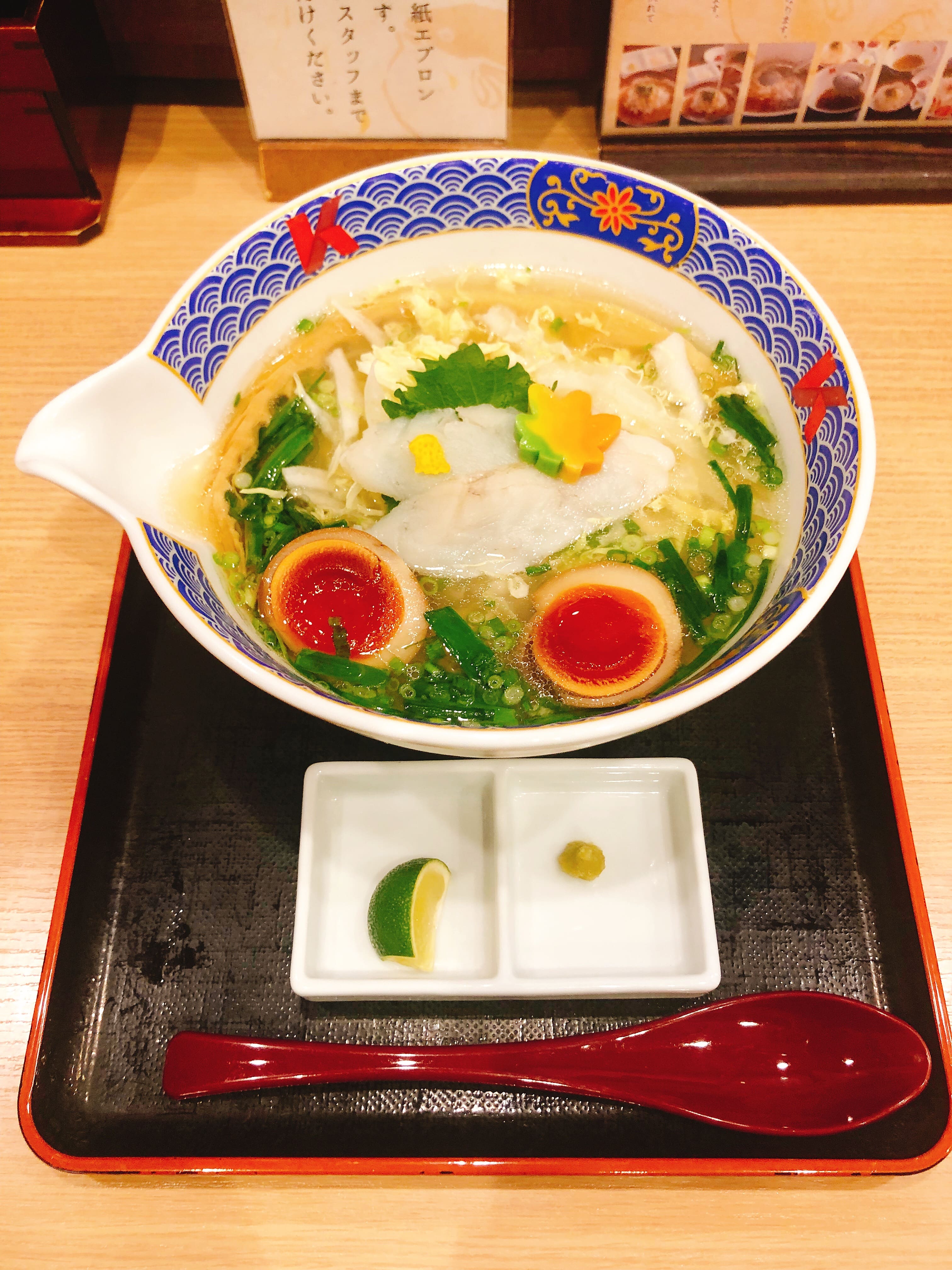 世界初のふぐ出汁 ふぐの濃厚な旨みや芳醇な香りが贅沢過ぎる ふぐだし潮らーめん美味玉たまり漬け入り ふぐだし潮 八代目けいすけ 有楽町 食いレポ 食いだおレポート