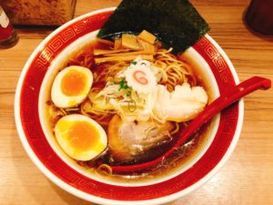 上品で深みのある煮干し出汁が香る正統派の昔ながらの中華そば『味玉中華そば』＠ソラノイロ NIPPON【東京】