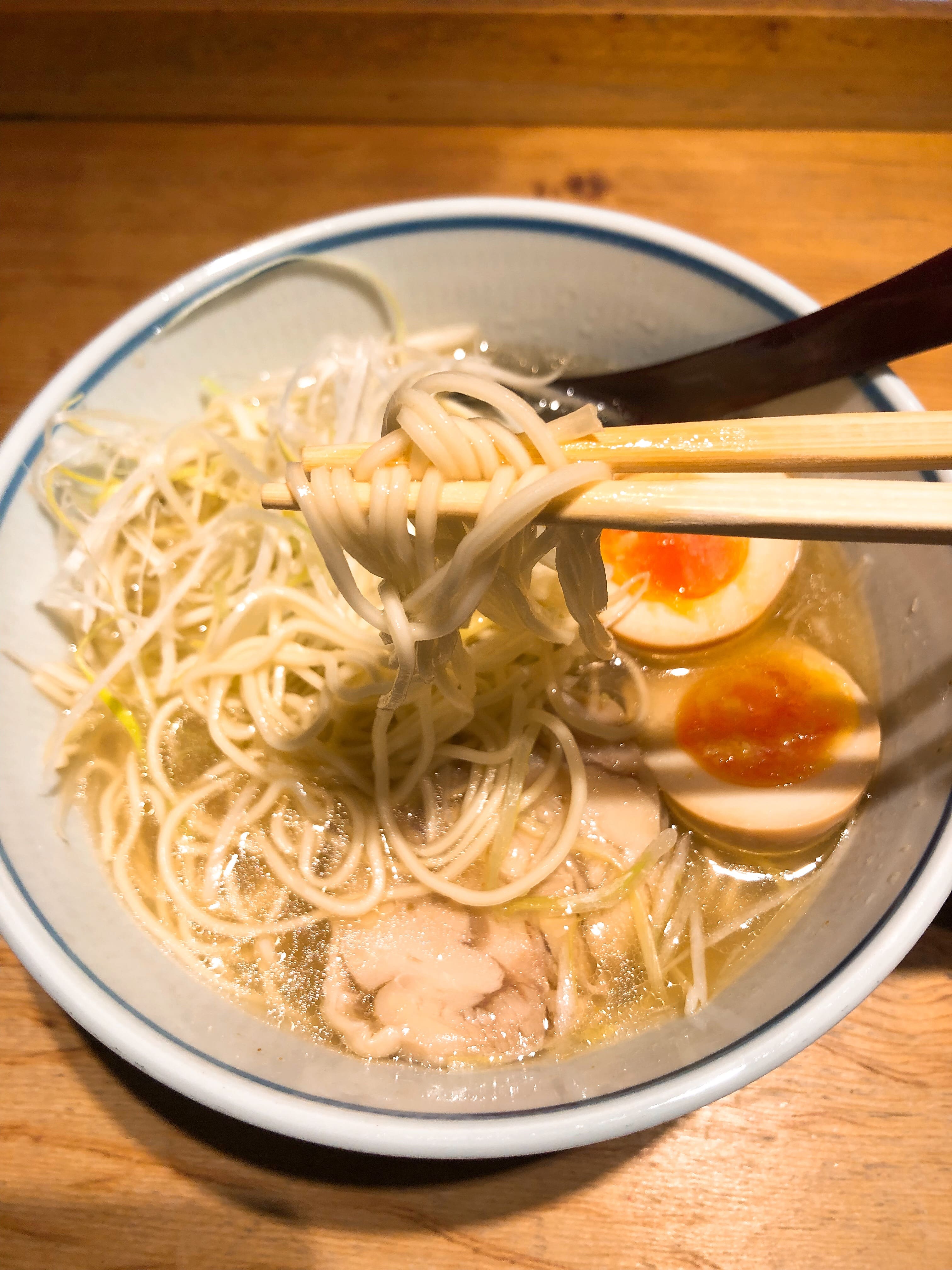 為治郎 あっさり鶏そば 麺