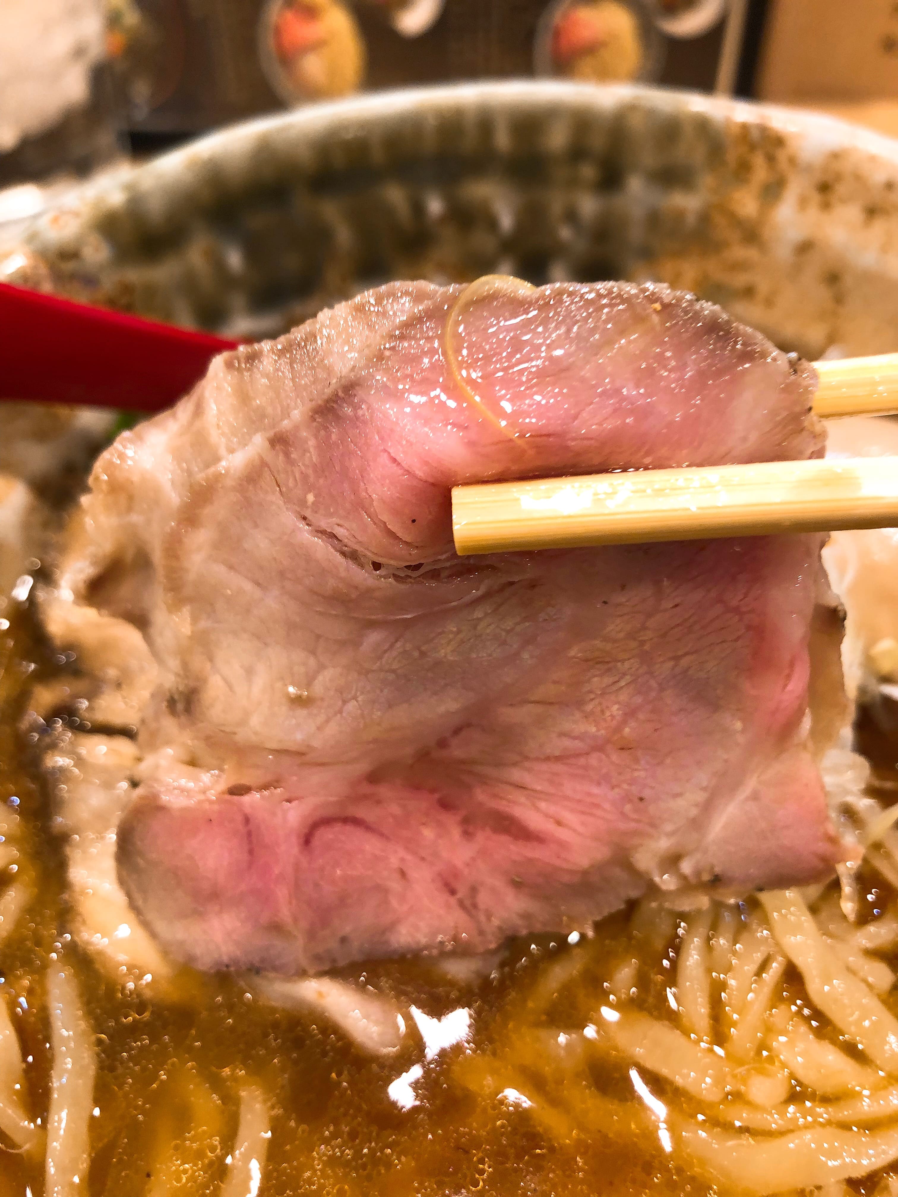 味玉入り焼きあご塩らー麺　チャーシュー２