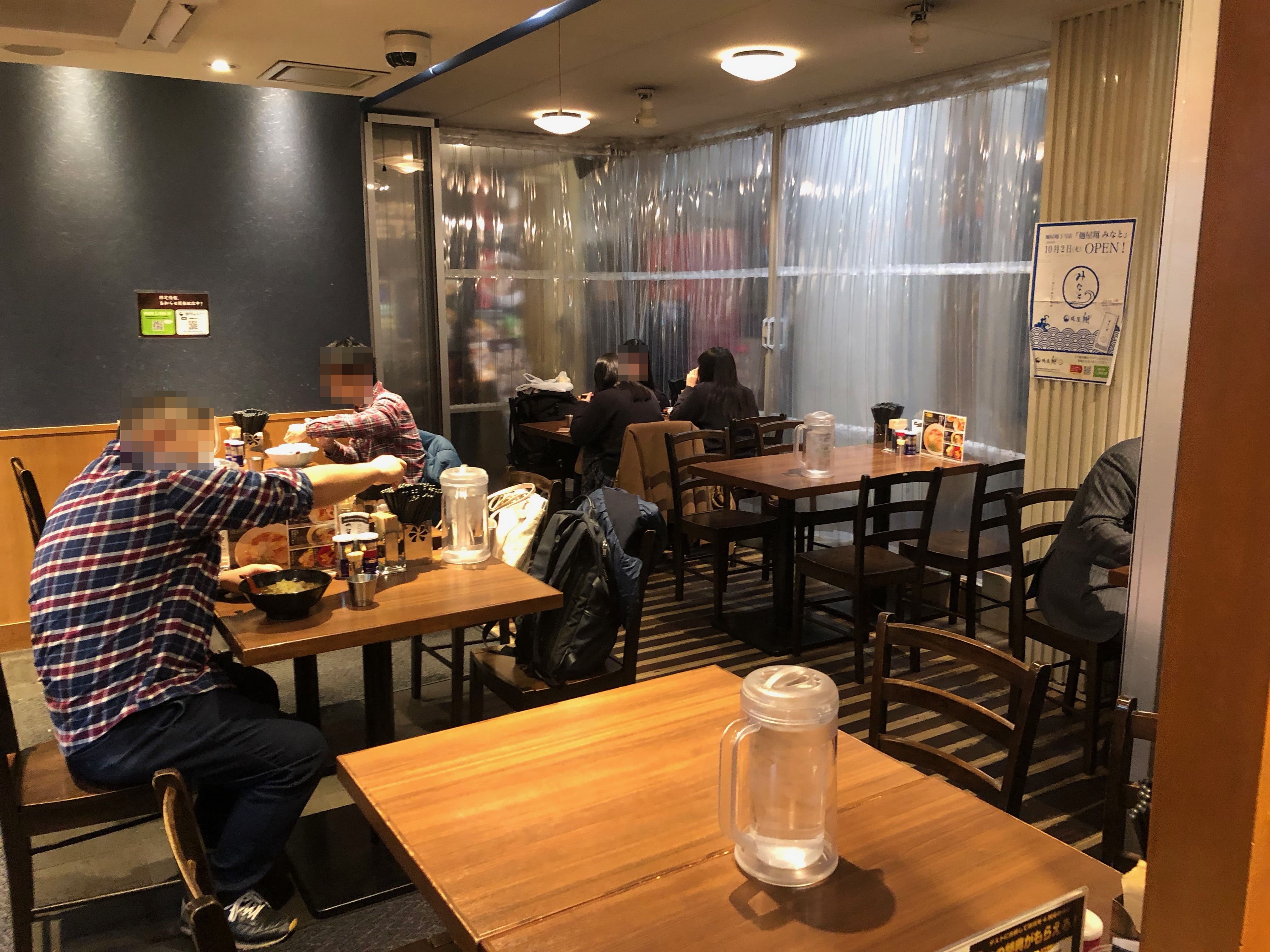 麺屋 翔 品川店　テーブル